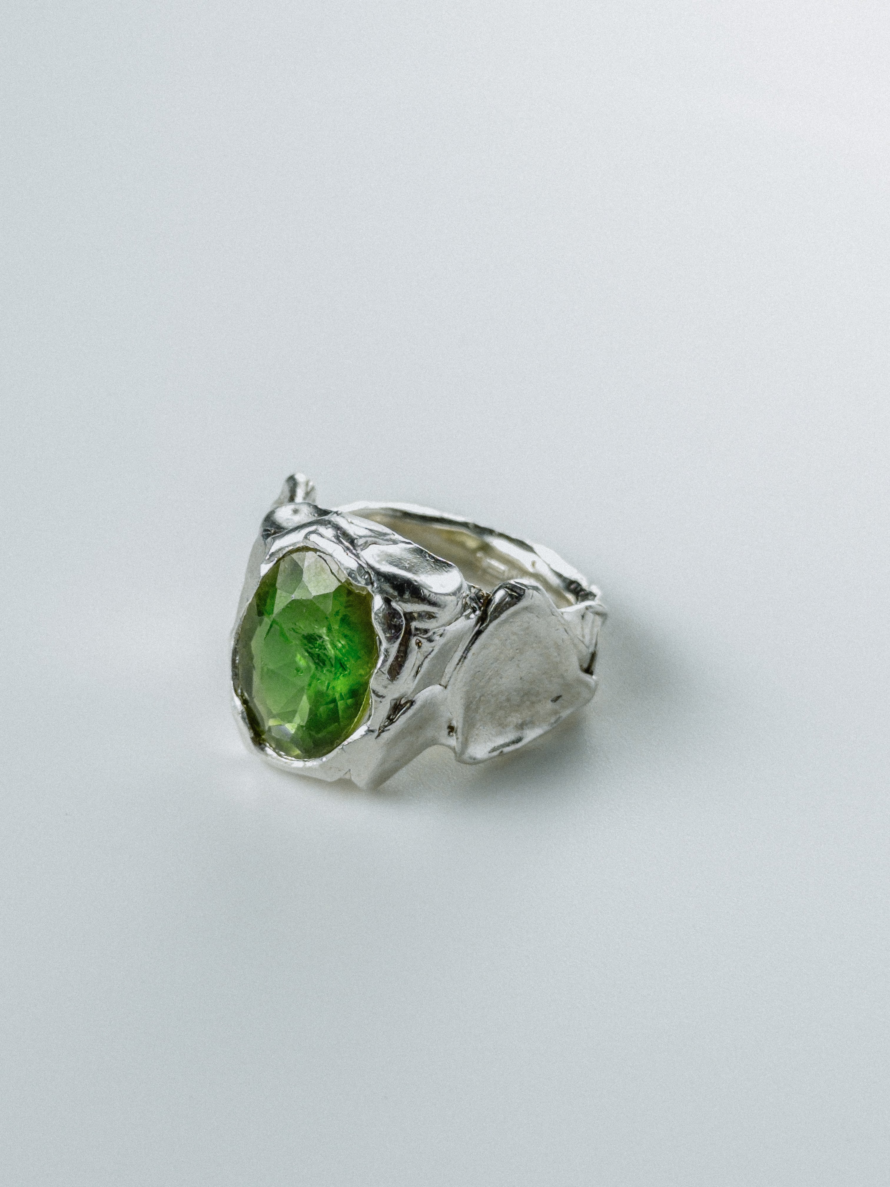 Silver Peridot N°111 🄻