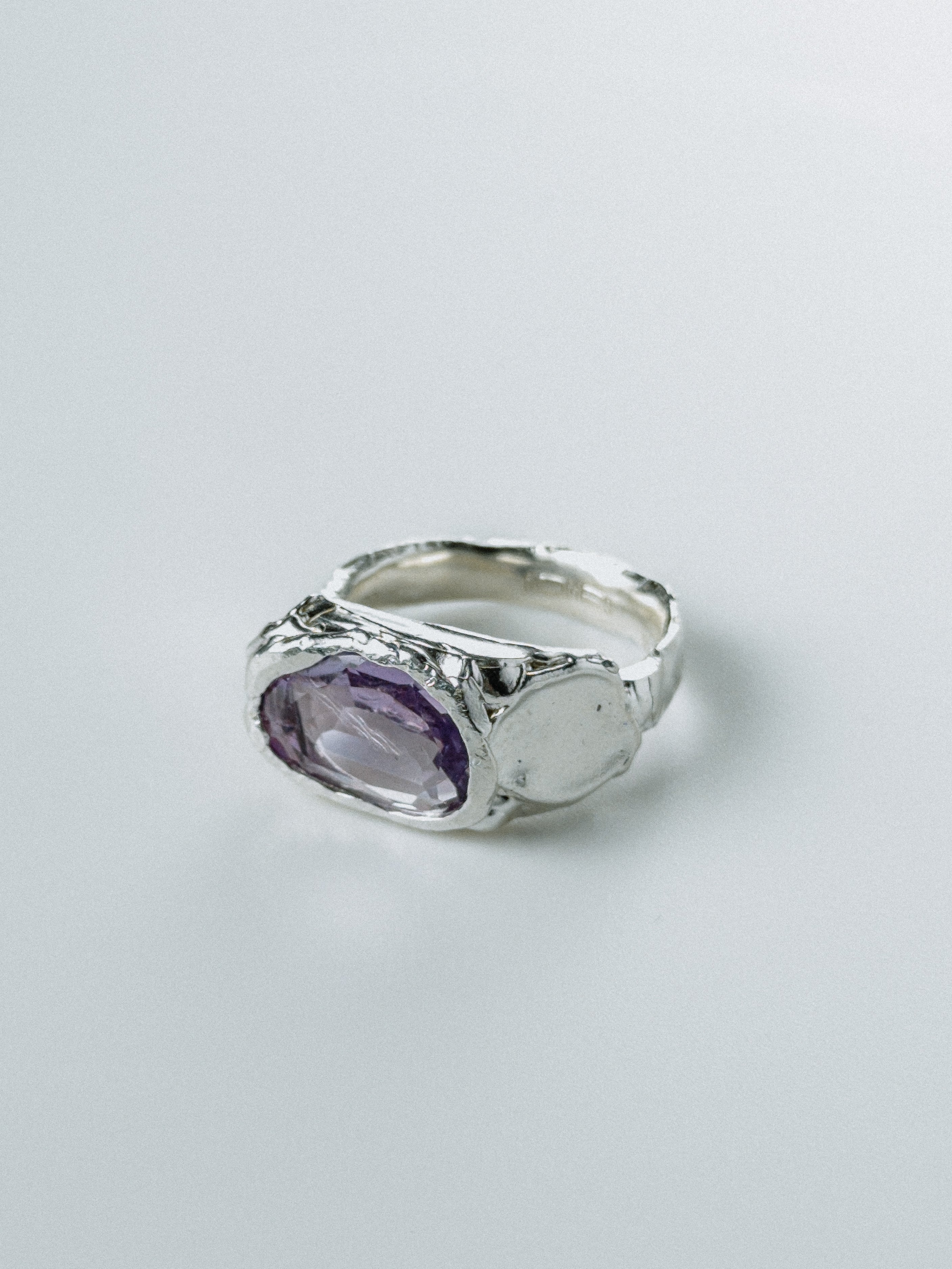 Silver Amethyst N°162 🄼