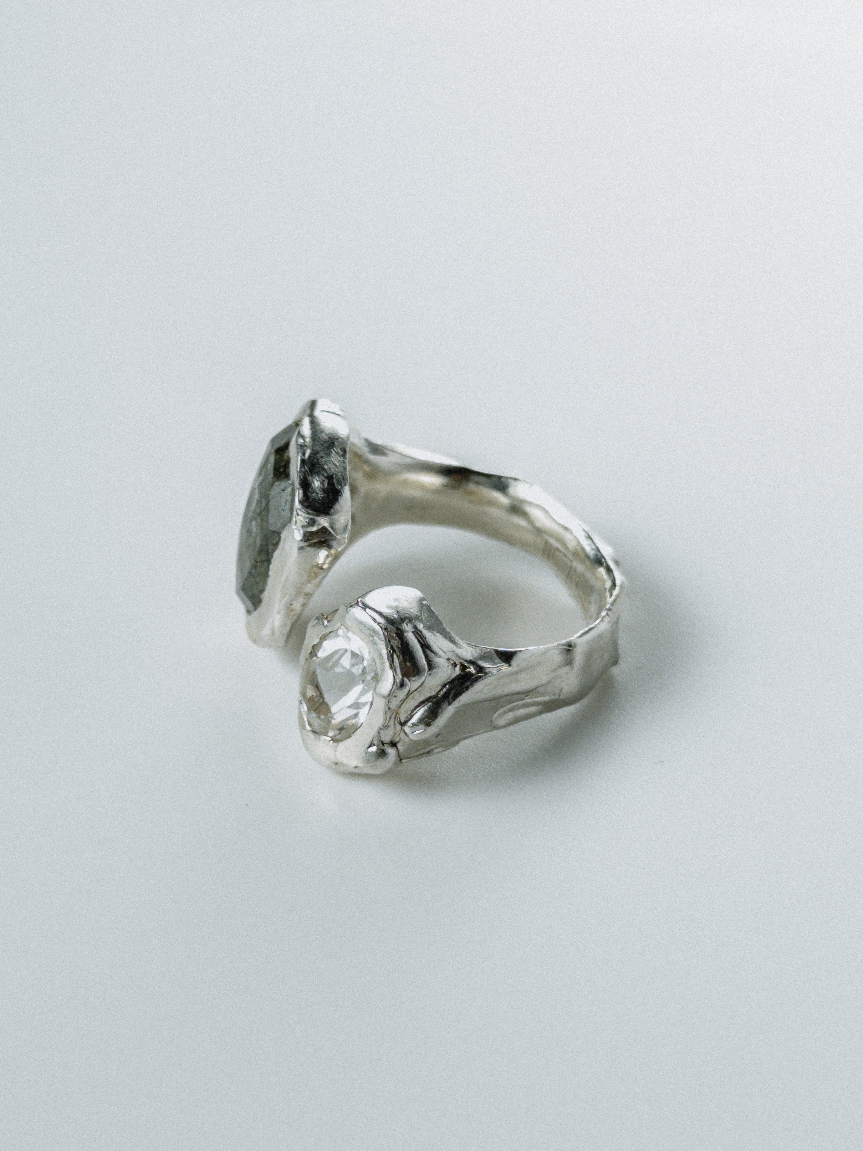 Silver Rutile Quartz N°138 🄼