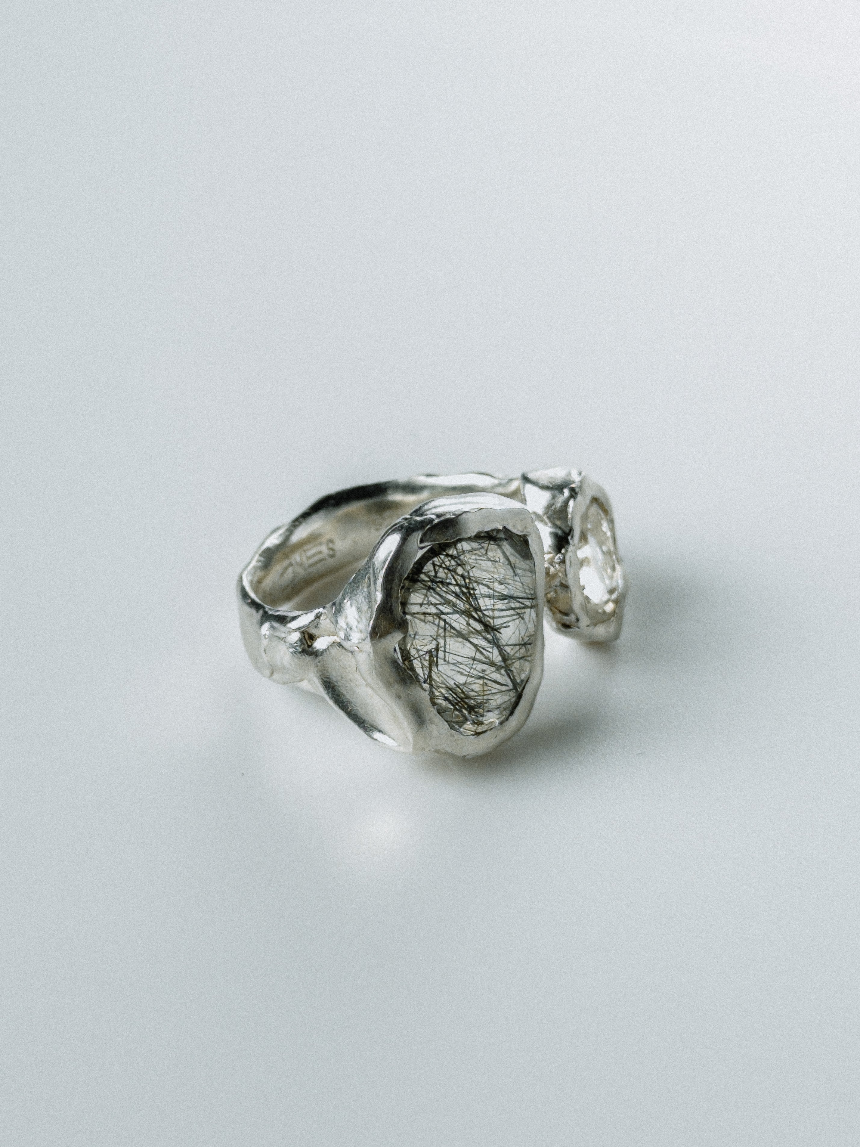 Silver Rutile Quartz N°138 🄼