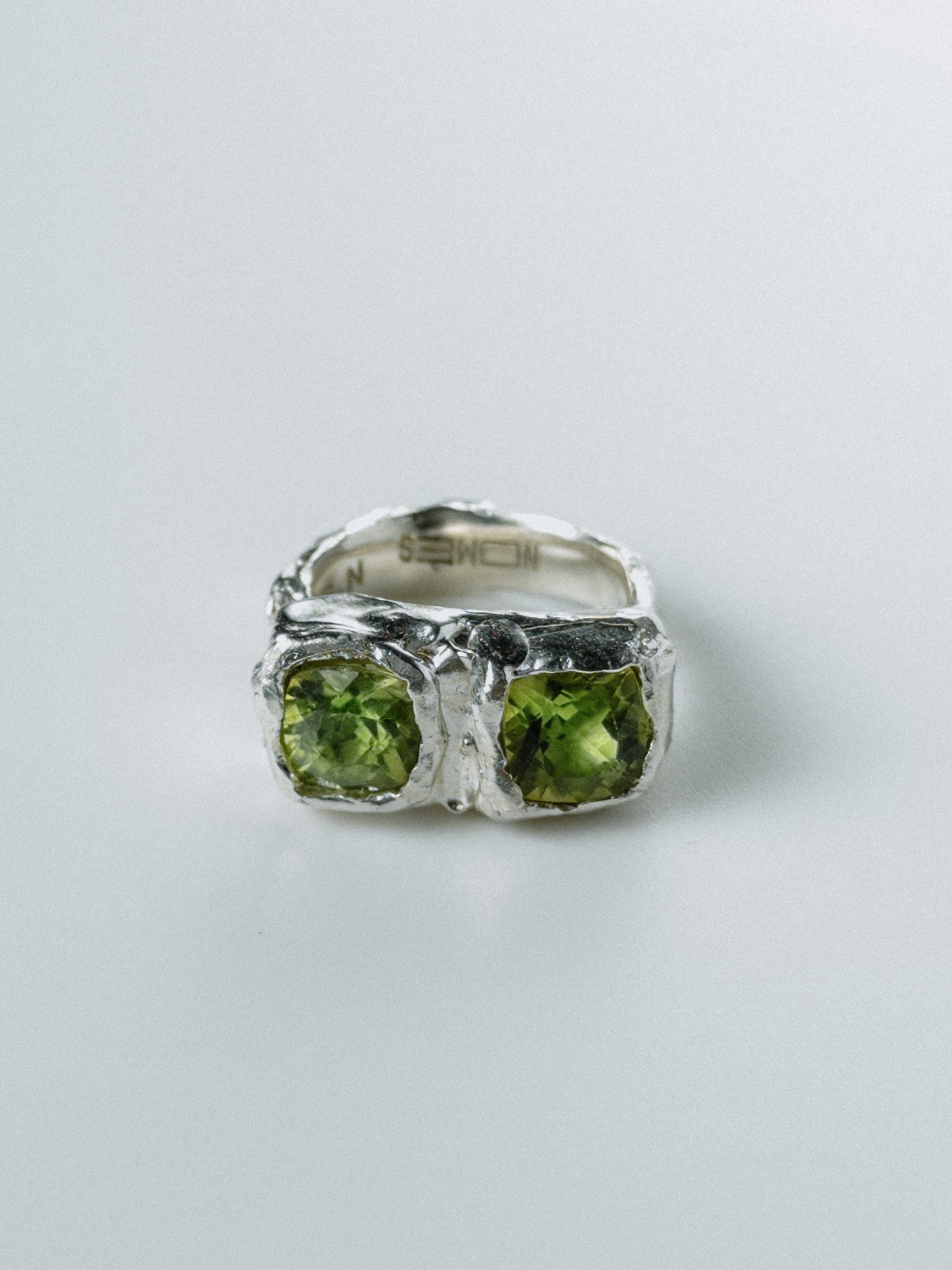 Silver Peridot N°92 🄼
