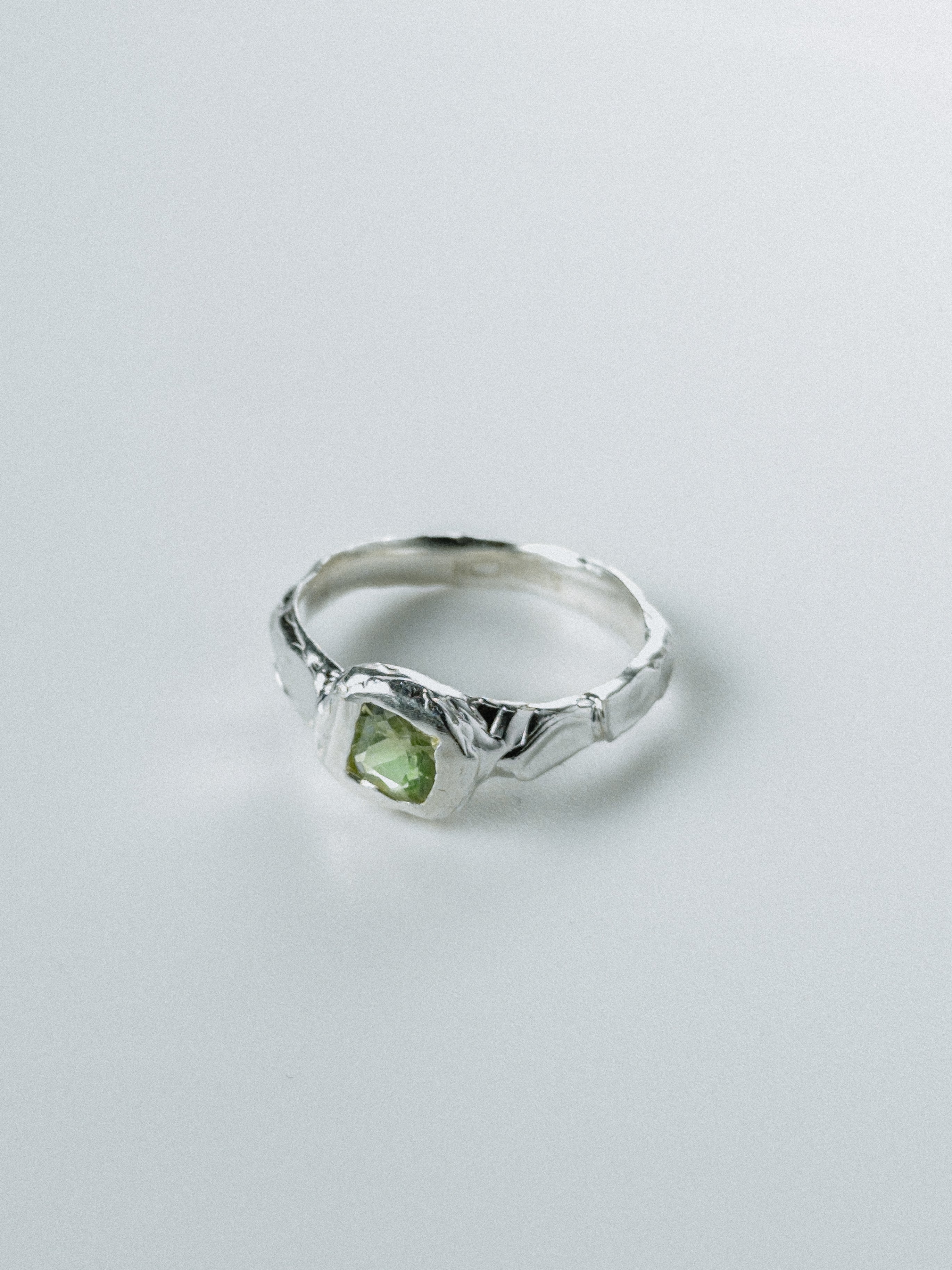 Silver Peridot N°133 🅂