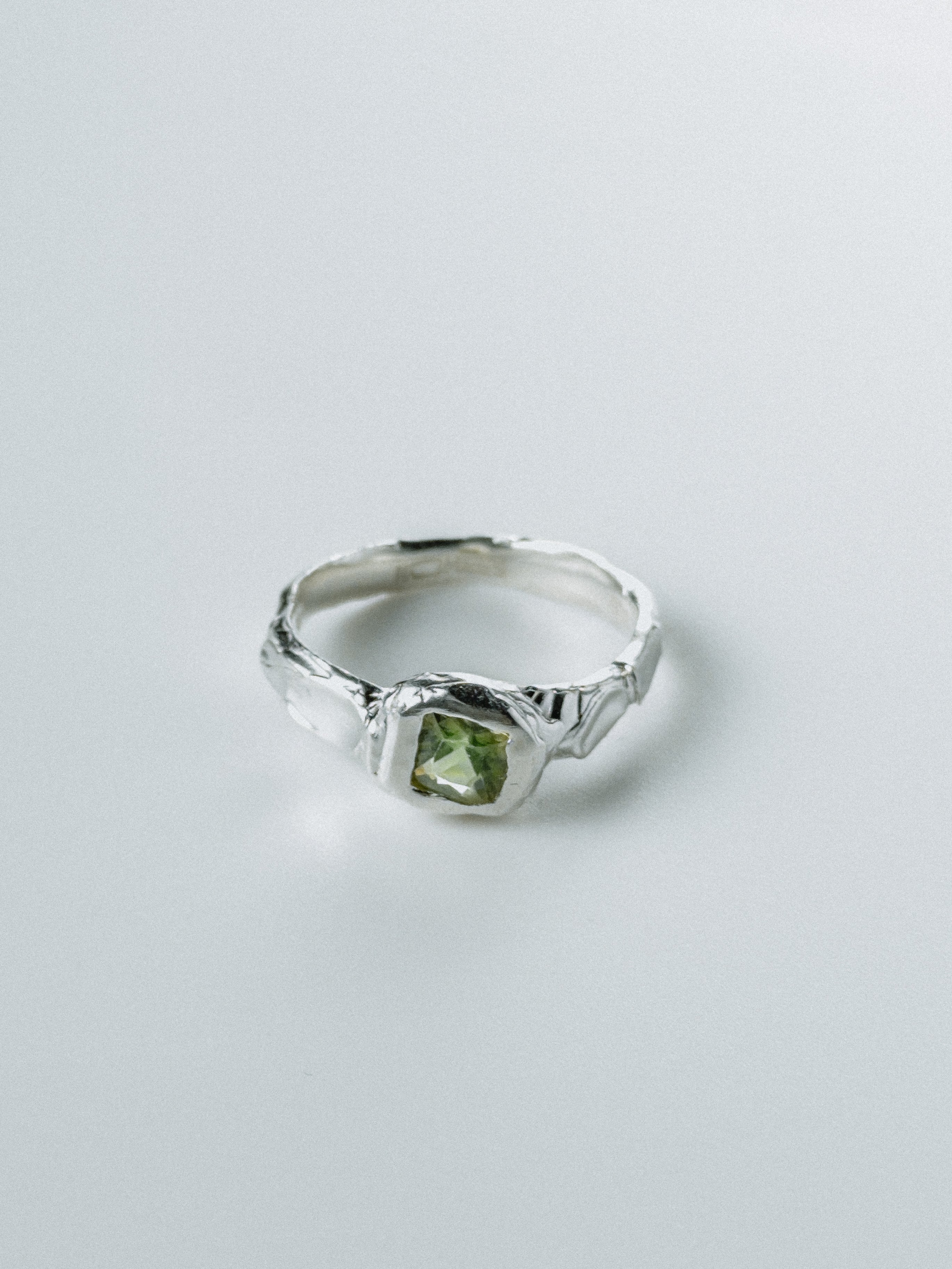 Silver Peridot N°133 🅂