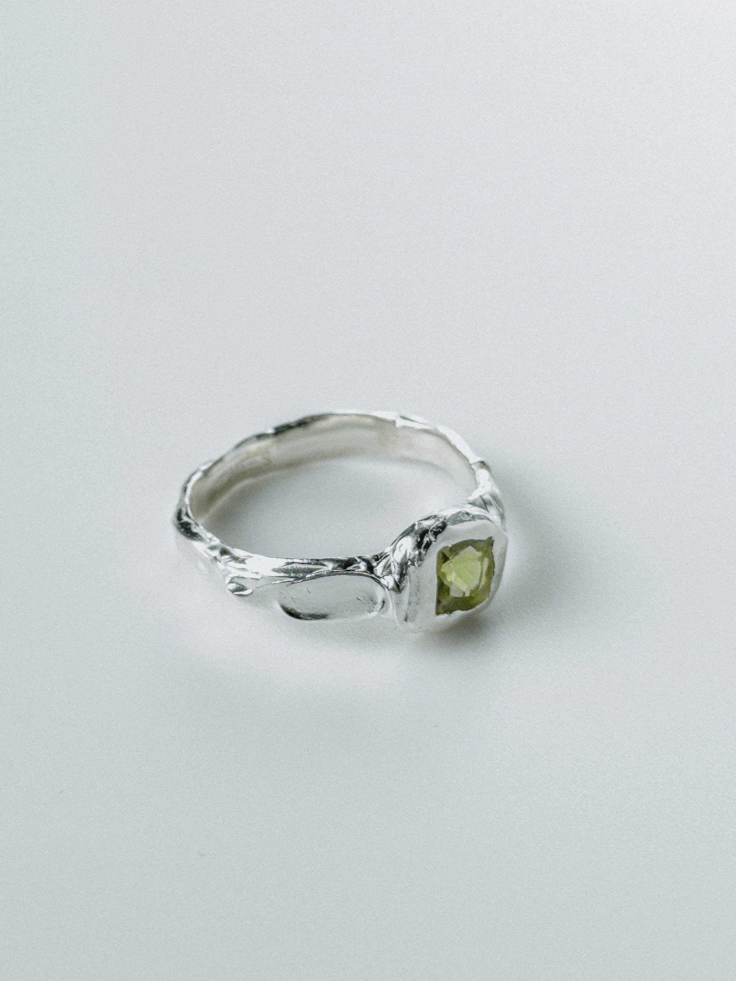 Silver Peridot N°133 🅂