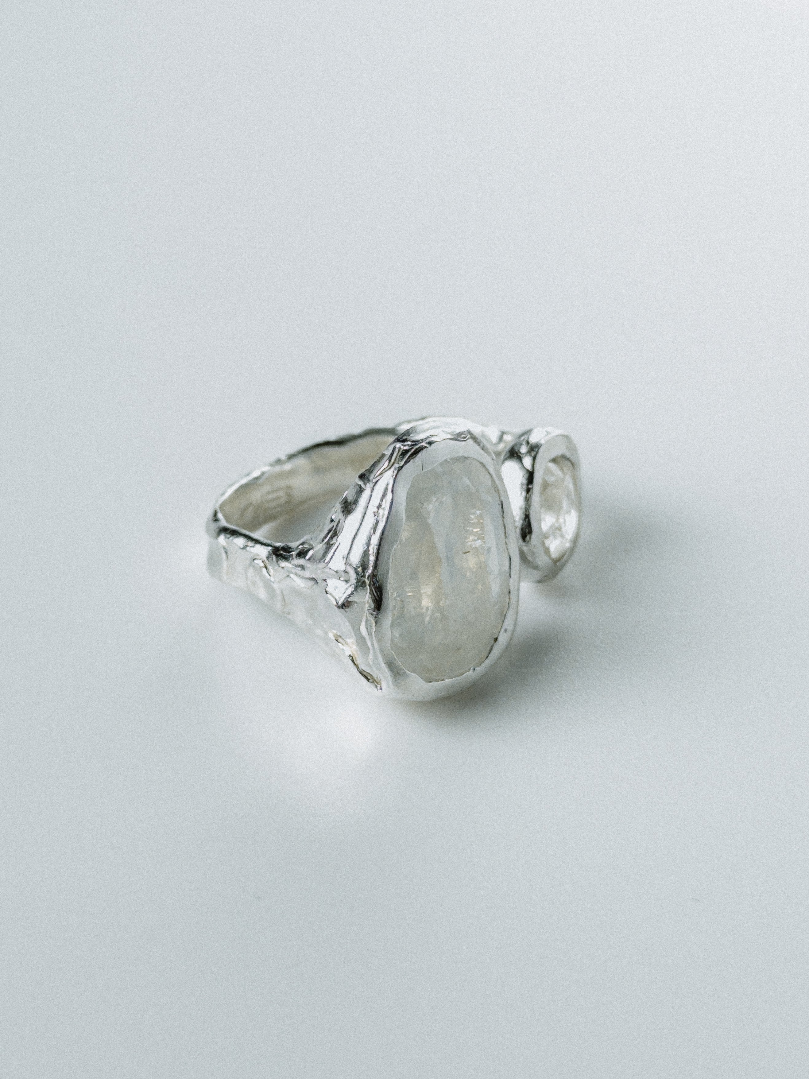 Silver Moonstone N°98 🄼