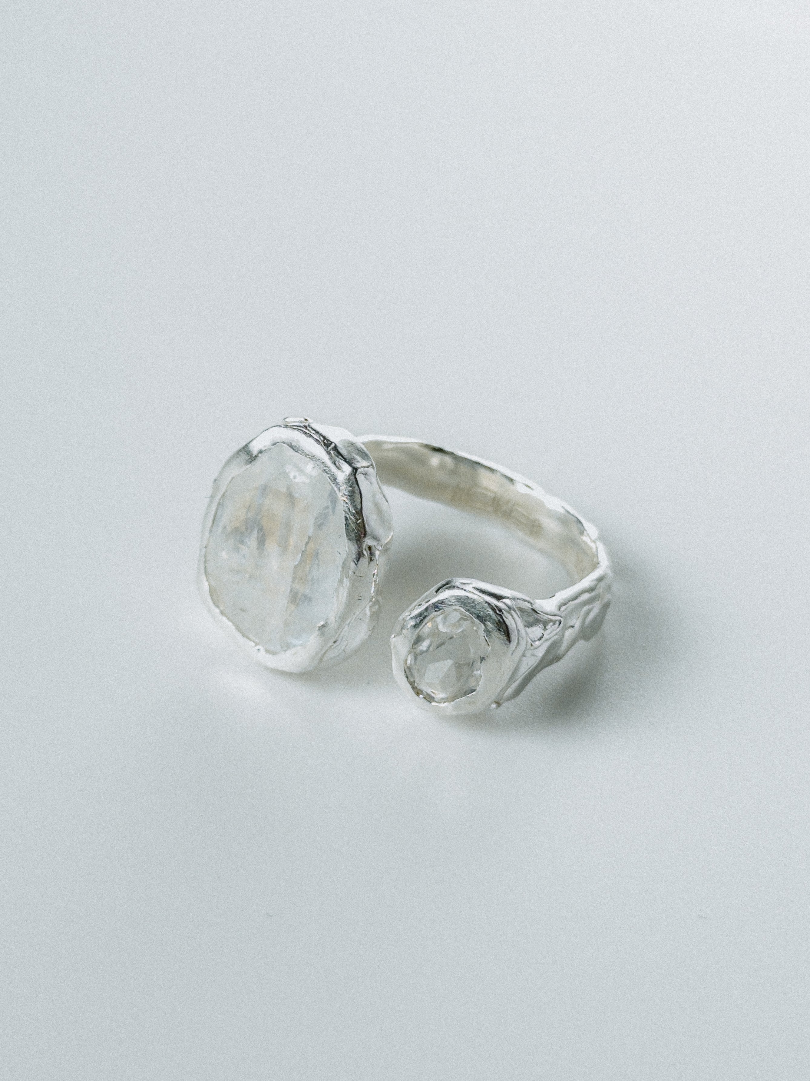 Silver Moonstone N°98 🄼