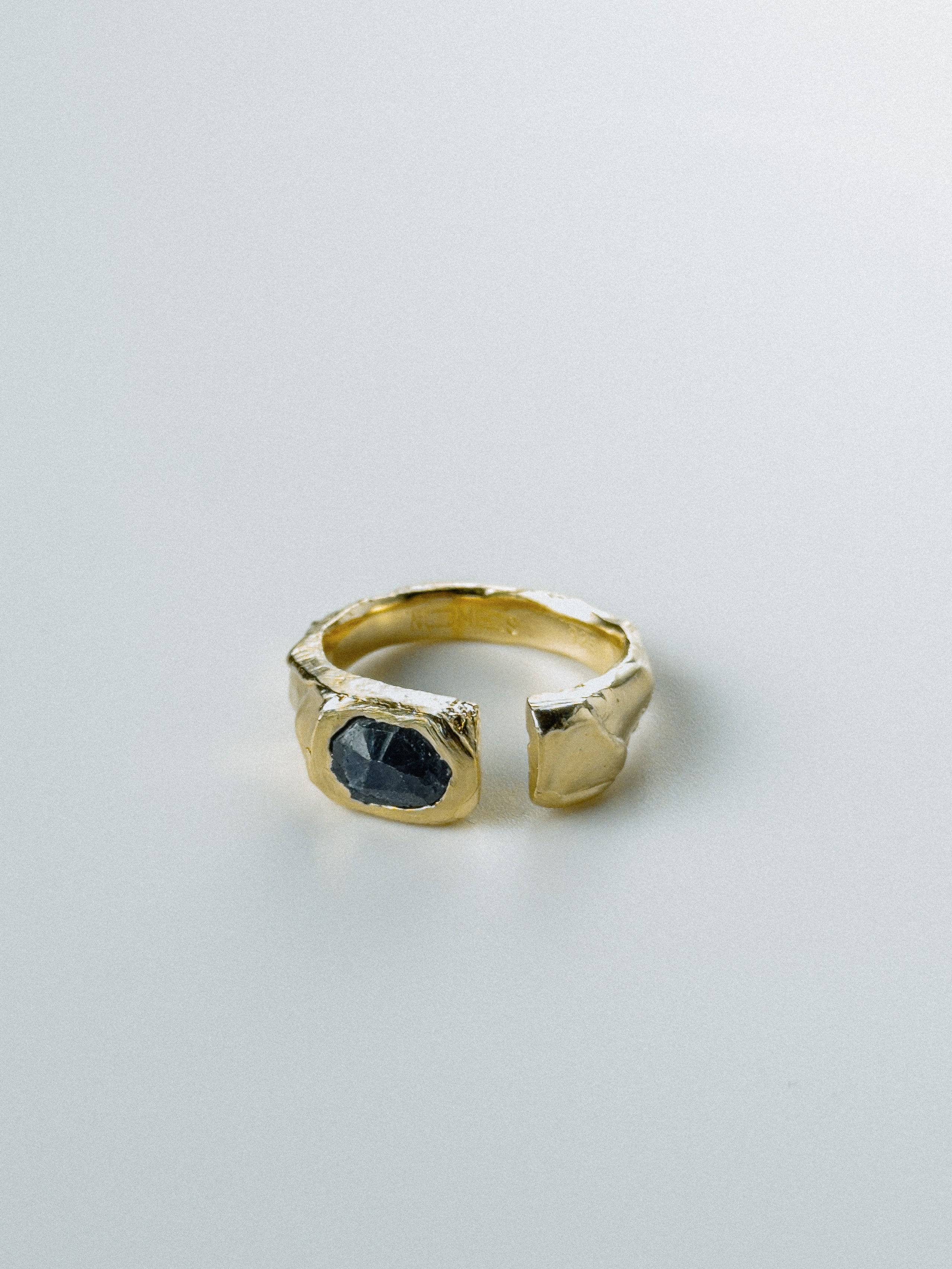 Gold Blue Sapphire N°127 🅂