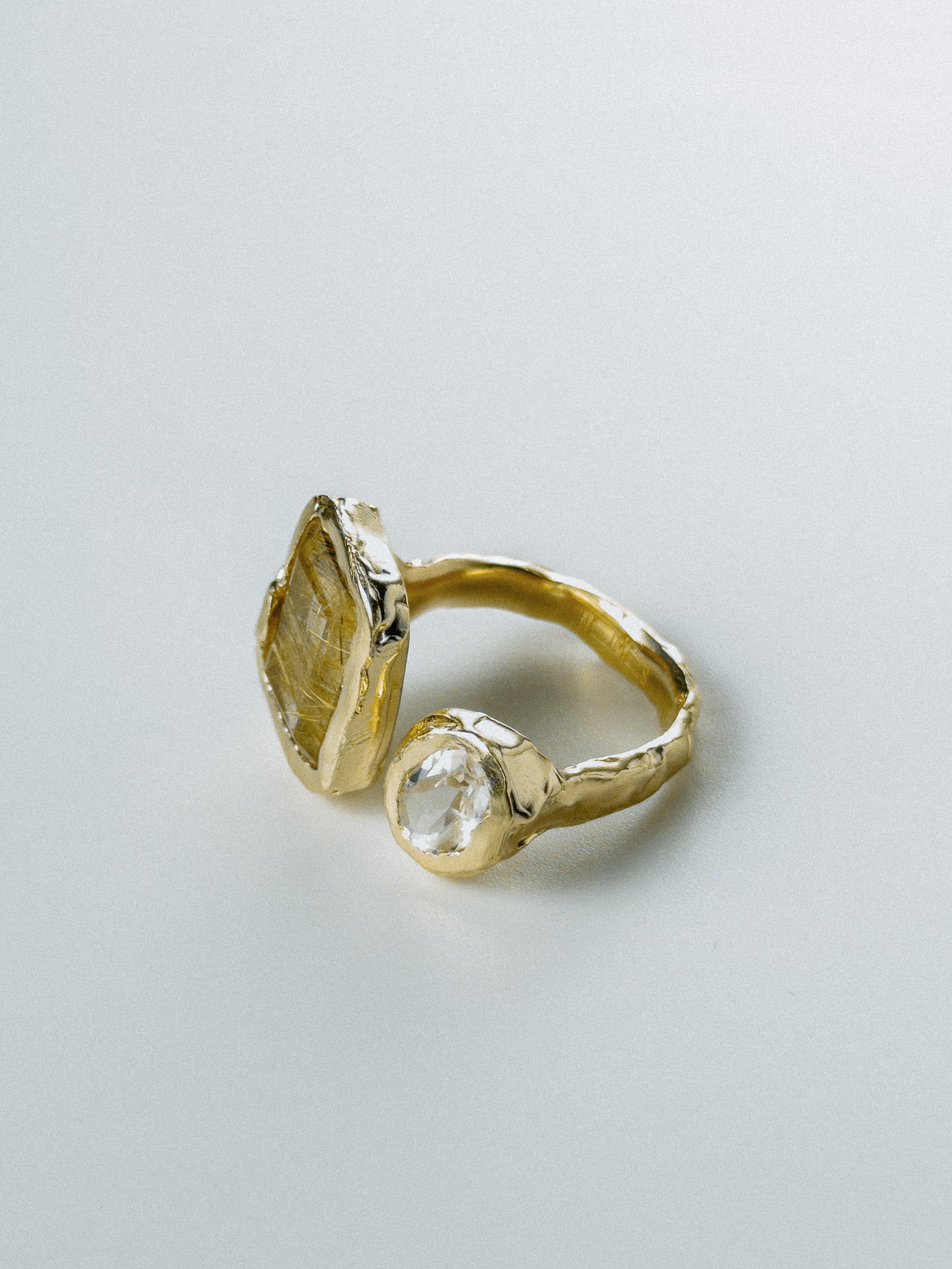 Gold Rutile Quartz N°140 🄼