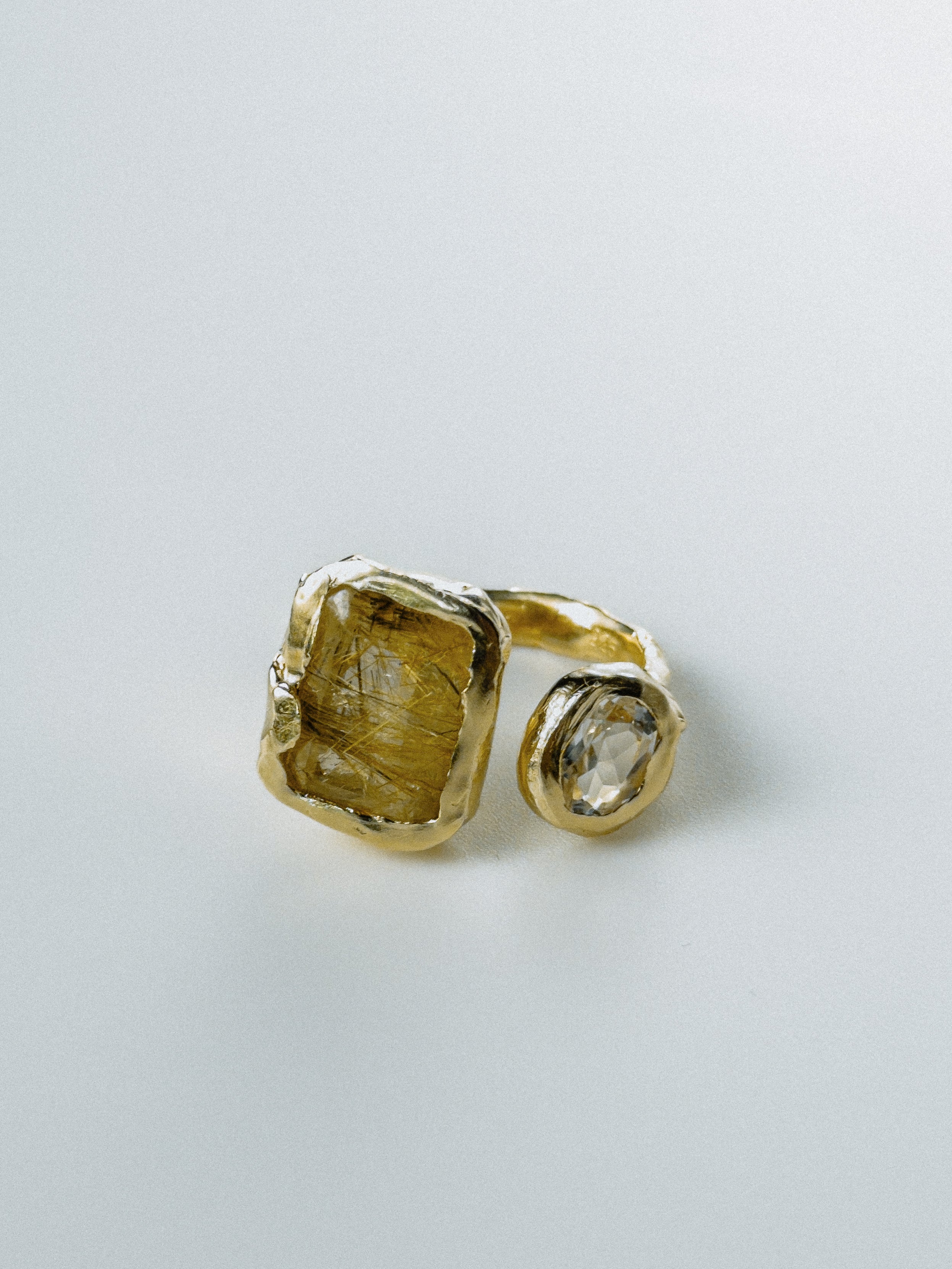 Gold Rutile Quartz N°140 🄼
