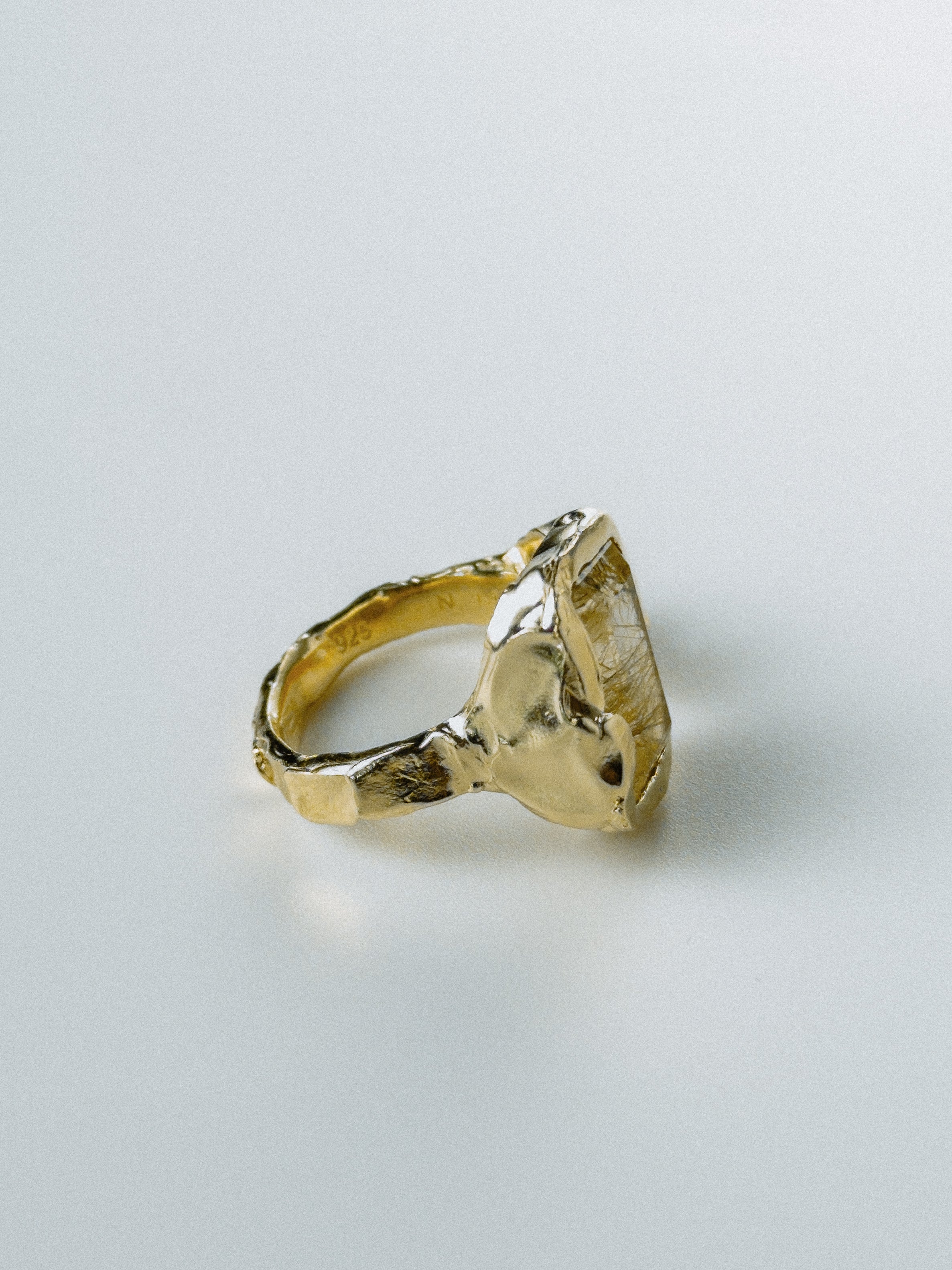 Gold Rutile Quartz N°140 🄼