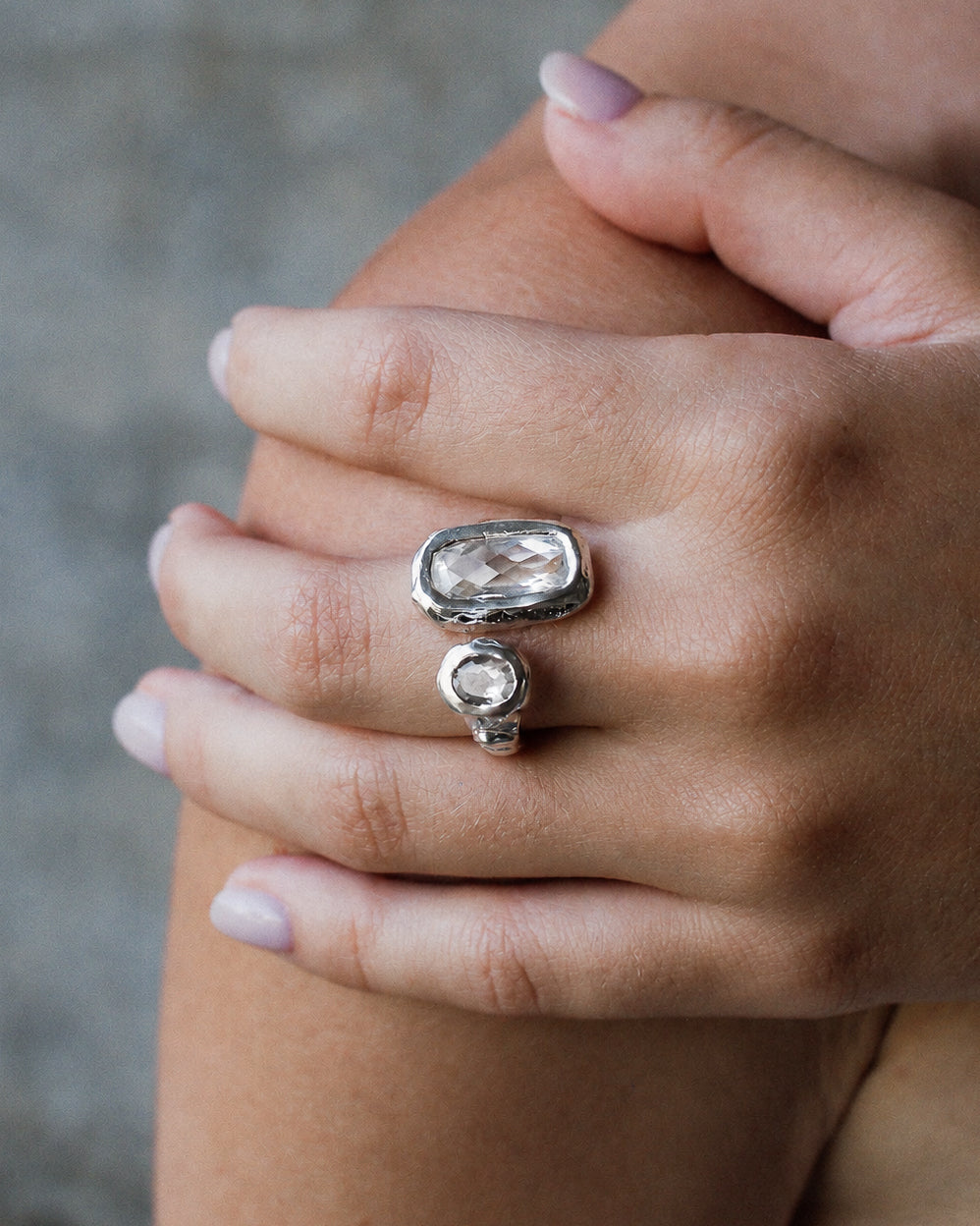 June (Adjustable ring)