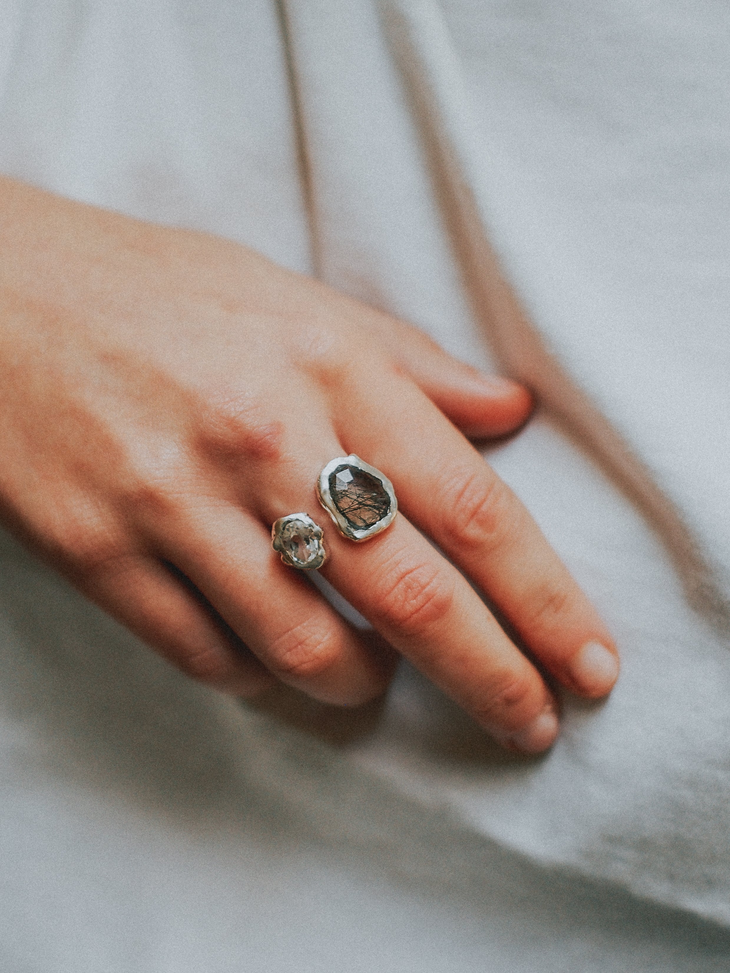 Silver Rutile Quartz N°138 🄼