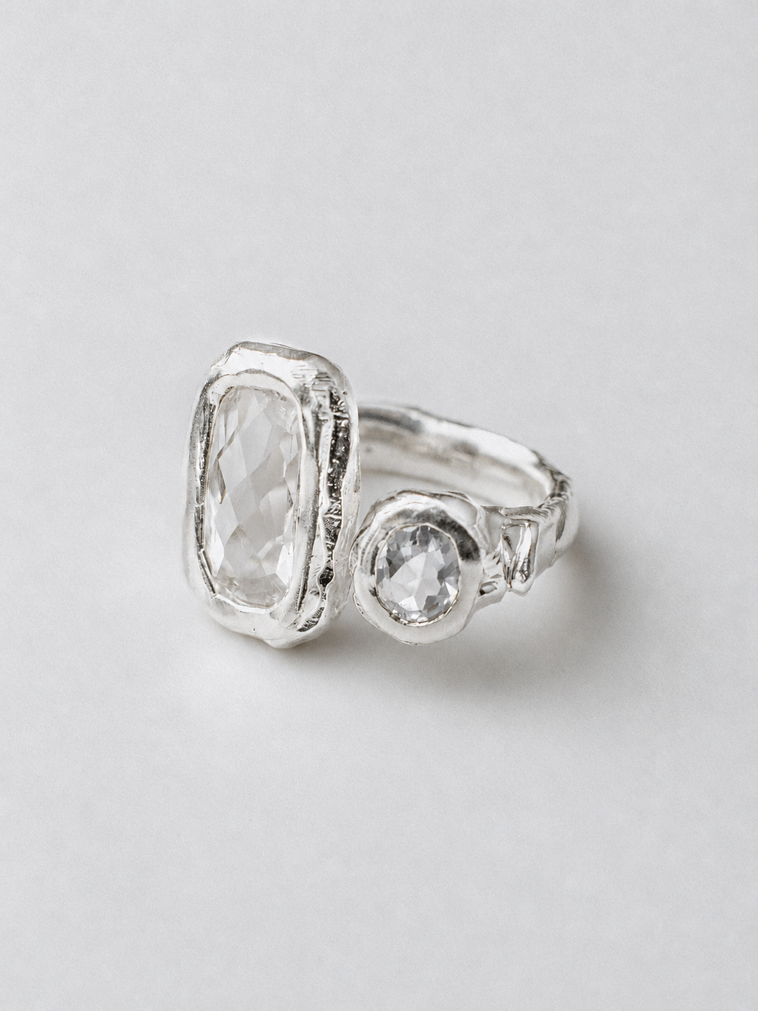 June (Adjustable ring)